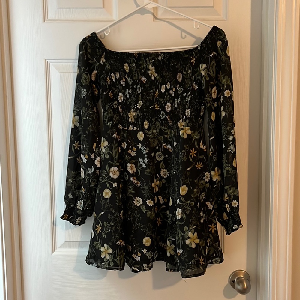 About us flower top